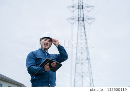 送電工事会社の若手 132600119