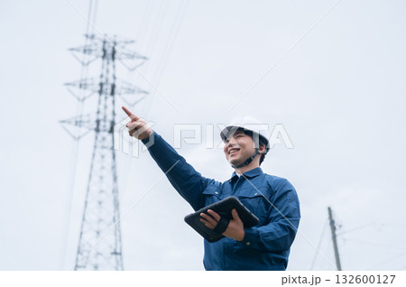 送電工事会社の若手 送電工事会社の若手 132600127