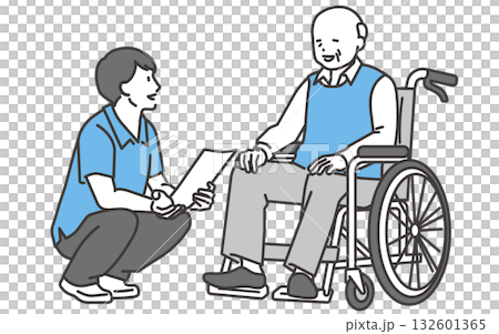 圖：一位坐在輪椅上的老人正在和護理人員交談 132601365