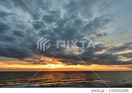内灘海岸の夕焼け 内灘海岸の夕焼け 132602806