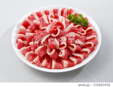 牛バラ切り落とし（米国産） 132603456