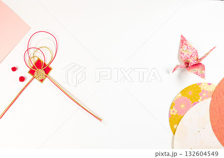 お正月イメージ　水引・折り鶴 132604549