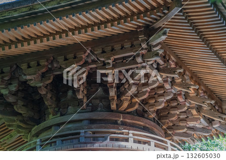 日龍峯寺高澤観音境内の景色 多宝塔 日龍峯寺高澤観音境内の景色 多宝塔 132605030