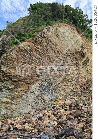 琴ヶ浜の崩れた柱状節理　 132605427