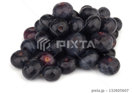 pile of blueberries on a white background pile of blueberries on a white background 132605607