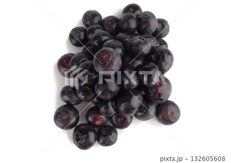 pile of blueberries on a white background pile of blueberries on a white background 132605608