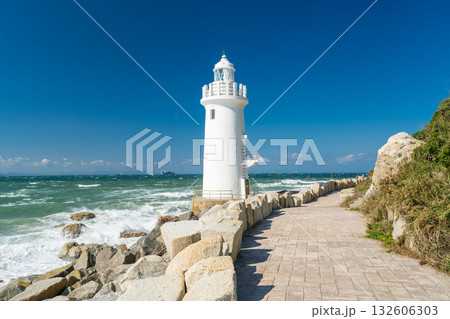 《愛知県》伊良湖岬灯台・渥美半島の先端 《愛知県》伊良湖岬灯台・渥美半島の先端 132606303