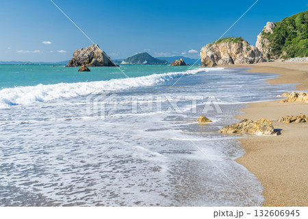 《愛知県》日出の石門の海岸線・伊良湖岬のビーチ 132606945