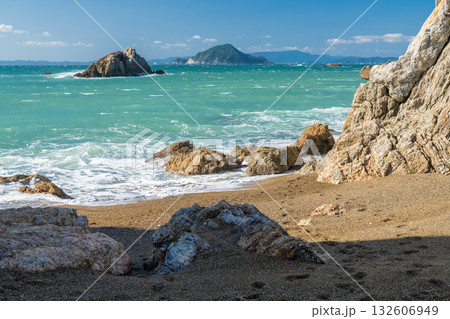 《愛知県》日出の石門の海岸線・伊良湖岬のビーチ 132606949