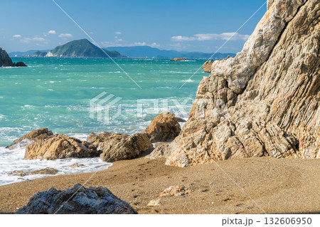 《愛知県》日出の石門の海岸線・伊良湖岬のビーチ 132606950