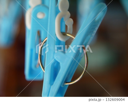 角ハンガーの洗濯バサミ 132609004