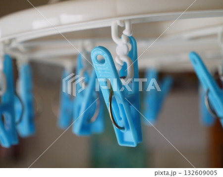 角ハンガーの洗濯バサミ 132609005