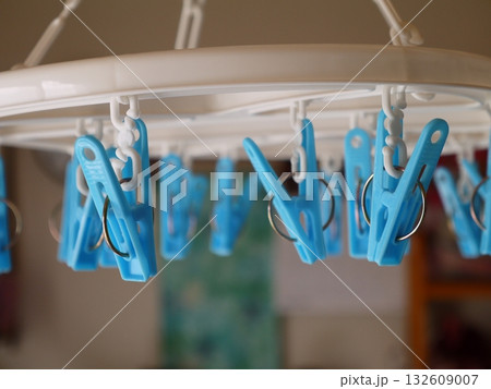 角ハンガーの洗濯バサミ 132609007