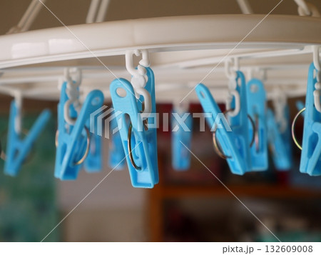 角ハンガーの洗濯バサミ 132609008