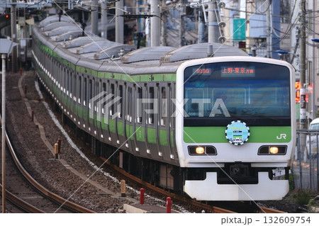 山手線E231系は惜別ヘッドマークで乗客へ別れを告げた(2020年) 山手線E231系は惜別ヘッドマークで乗客へ別れを告げた(2020年) 132609754