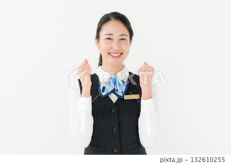 制服の女性 ビジネス ガッツポーズ 制服の女性 ビジネス ガッツポーズ 132610255