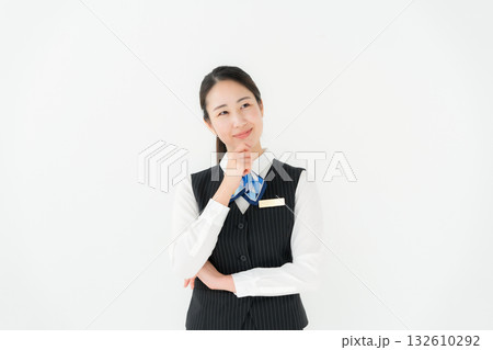 制服の女性 ビジネス ほほえみ 制服の女性 ビジネス ほほえみ 132610292
