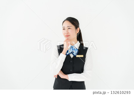 制服の女性 ビジネス ほほえみ 制服の女性 ビジネス ほほえみ 132610293
