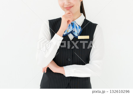 制服の女性 ビジネス ほほえみ 制服の女性 ビジネス ほほえみ 132610296