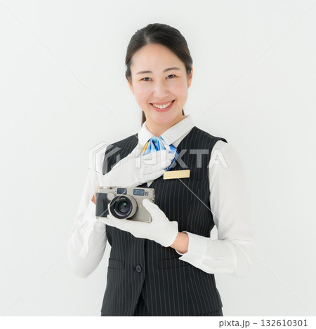 制服の女性 ビジネス 査定 カメラ 制服の女性 ビジネス 査定 カメラ 132610301