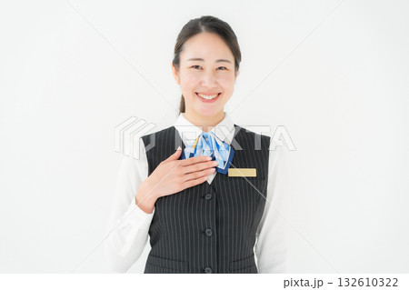 制服の女性　ビジネス　お任せ 132610322