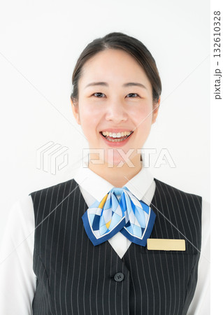 制服の女性　ビジネス　ID 132610328