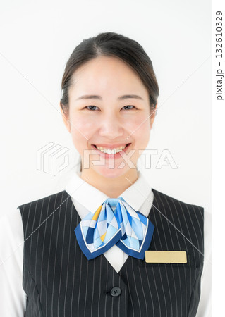 制服の女性　ビジネス　ID 132610329