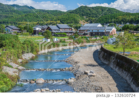 高槻市原地区を流れる芥川 高槻市原地区を流れる芥川 132610724