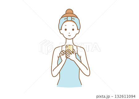 スマートフォンを操作している女性 スマートフォンを操作している女性 132611094