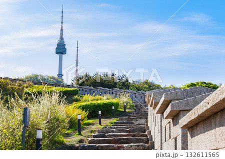 ソウル 南山公園とNソウルタワー(南山タワー) ソウル 南山公園とNソウルタワー(南山タワー) 132611565