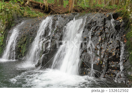 龍神滝 雨乞いの神、龍神様を祀る滝/福島県 南会津町 龍神滝 雨乞いの神、龍神様を祀る滝/福島県 南会津町 132612502