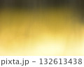 黄色・金色に輝く背景 抽象背景 黄色・金色に輝く背景 抽象背景 132613438
