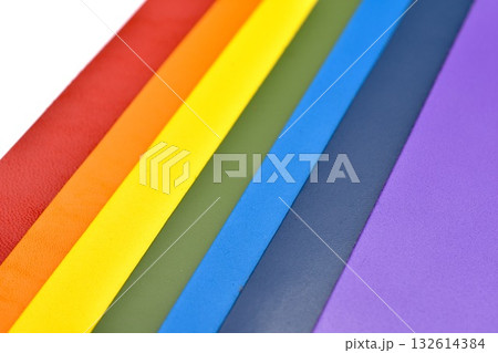 カラフルなレザー素材のサンプル 132614384