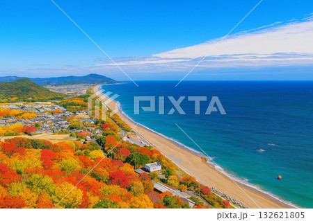 渥美半島　赤羽根ロングビーチと日出の石門　紅葉 132621805