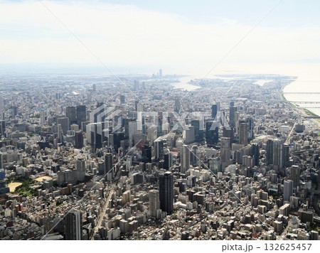 上空から見た大阪・梅田エリアの風景 132625457