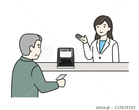 マイナンバーカード受付を案内する薬剤師 132626582