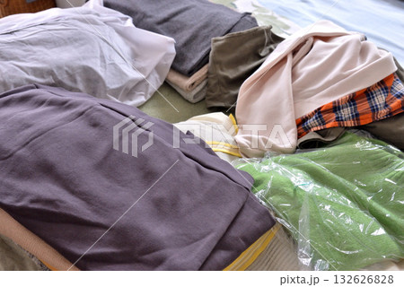 資源ごみ 断捨離 衣替え 不用品片付け 資源ごみ 断捨離 衣替え 不用品片付け 132626828