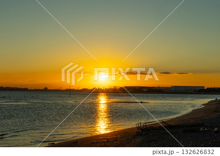 船橋三番瀬の夕日02 船橋三番瀬の夕日02 132626832