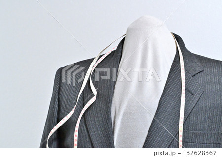 テーラー オーダーメイドスーツ 仕立て 132628367