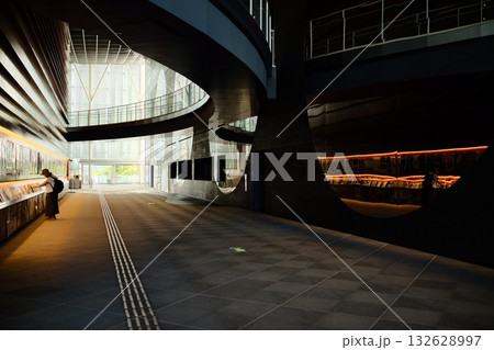 新潟市の芸術文化会館 132628997