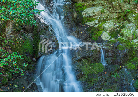 高槻市の名所　摂津峡　白滝 132629056