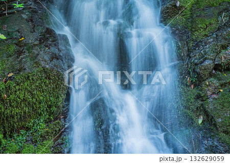 高槻市の名所　摂津峡　白滝 132629059