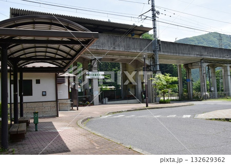 日光市川治温泉 野岩鉄道会津鬼怒川線の川治湯元駅 日光市川治温泉 野岩鉄道会津鬼怒川線の川治湯元駅 132629362