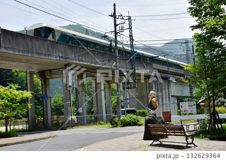 日光市川治温泉　野岩鉄道会津鬼怒川線の川治湯元駅とかわじい 132629364
