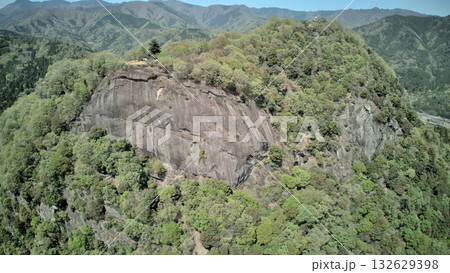 山梨県大月市　甲斐国「岩殿山城」上空より 132629398