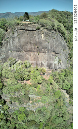 山梨県大月市　甲斐国「岩殿山城」上空より 132629401