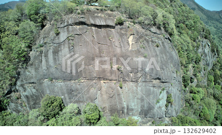 山梨県大月市　甲斐国「岩殿山城」上空より 132629402