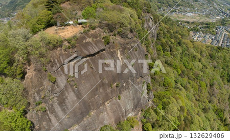 山梨県大月市 甲斐国「岩殿山城」上空より 山梨県大月市 甲斐国「岩殿山城」上空より 132629406