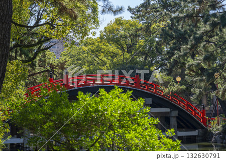 住吉大社の赤い反橋(太鼓橋) 住吉大社の赤い反橋(太鼓橋) 132630791