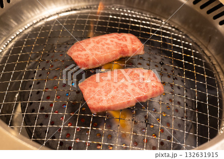 おいしい和牛大トロカルビの焼肉 132631915